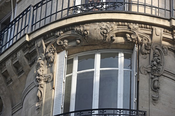 Building 134 rue de Grenelle in Paris (detail)