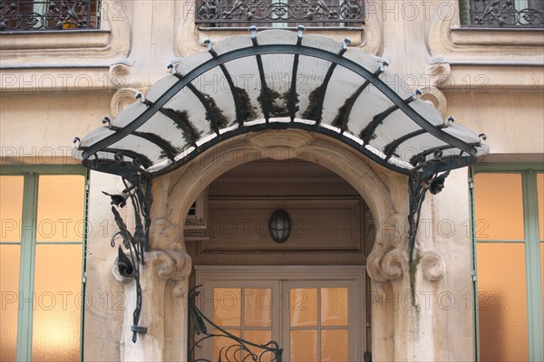 Immeuble 33 rue du Champ-de-Mars à Paris