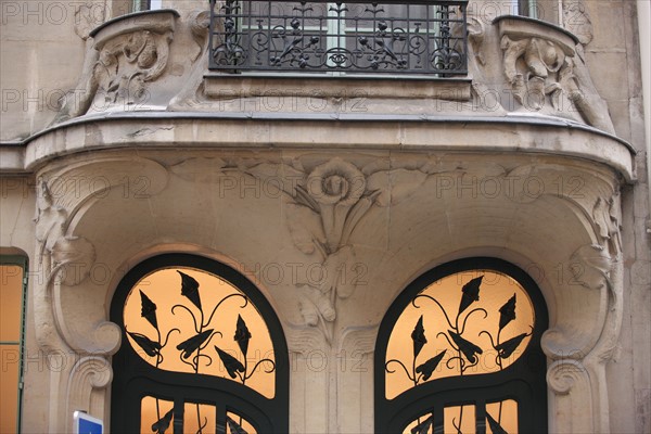Immeuble 33 rue du Champ-de-Mars à Paris