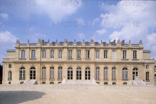 France, Paris 7e, faubourg Saint-Germain, hotel de Lassay, rue de l'universite, residence du president de l'assemblee nationale, hotel particulier, etat, institution, facade sur cour,