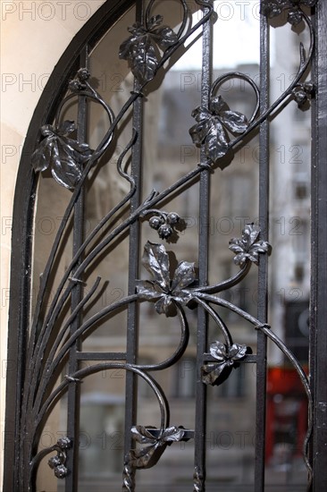 87 boulevard du Montparnasse building in Paris