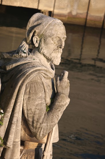 France, Paris 7e, pont de l'Alma, zouave du pont de l'Alma, crues de la Seine, hiver, statue, sculpture, militaire, soldat,