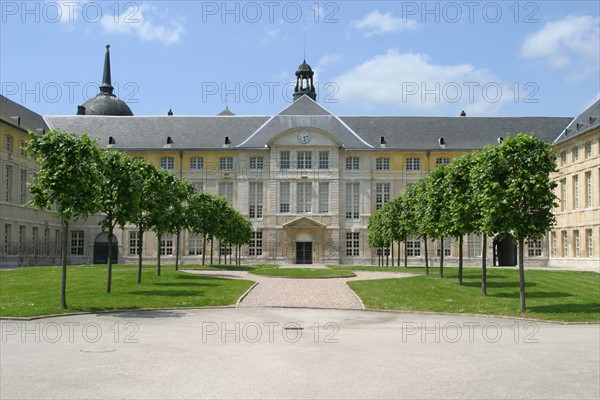 France, Haute Normandie, Seine Maritime, Rouen, ancien hotel Dieu, partie de la prefecture aujourd'hui, administration, institution, histoire,