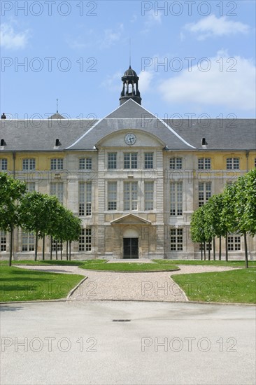 France, Haute Normandie, Seine Maritime, Rouen, ancien hotel Dieu, partie de la prefecture aujourd'hui, administration, institution, histoire,