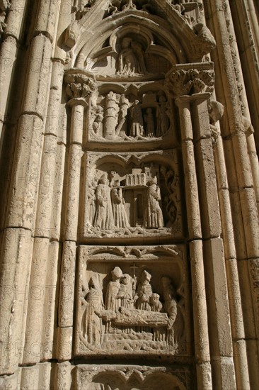 France, Haute Normandie, Seine Maritime, Rouen, eglise abbatiale Saint-Ouen, chevet, edifice religieux, portail des marmousets, detail bas relief, scene biblique,