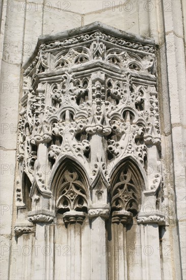 France, Haute Normandie, Seine Maritime, pays de bray, neufchatel en bray, eglise notre dame, detail portail,