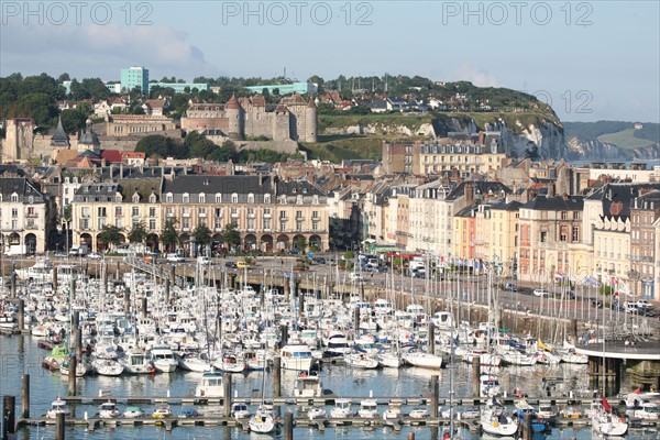 France, Haute Normandie, Seine Maritime, Dieppe, quai Henri IV, port, bateaux de plaisance,