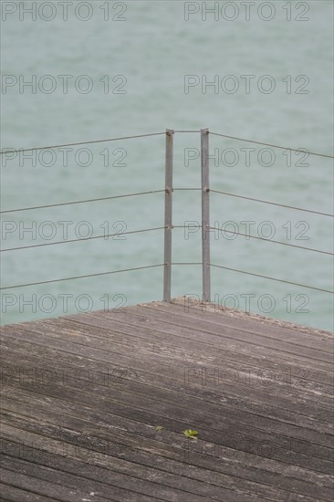 France, Haute Normandie, Seine Maritime, pays de Caux, veulettes sur mer, terrasse avec vue sur mer,