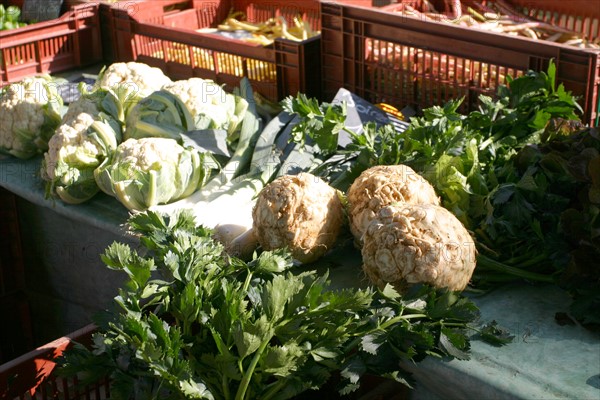 France, Haute Normandie, Seine Maritime, Rouen, marche du week end, place saint marc, alimentation et brocante, gastronomie, antiquites,