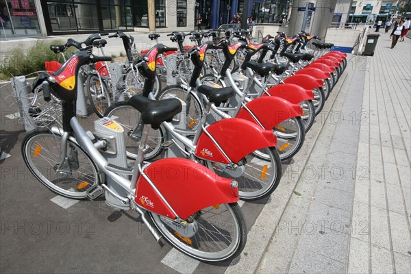 France, Haute Normandie, Seine Maritime, Rouen, centre ville, cy clic, velos en libre service, environnement, developpement durable, ecologie, cyclisme, deux roues en ville, circulation,