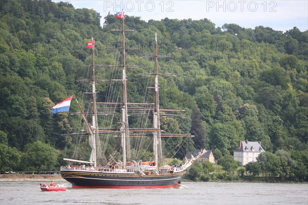 France, Haute Normandie, Seine maritime, vallee de la Seine, armada 2008, Rouen, montee des navires en Seine pour l'armada, villequier, stad amsterdam,