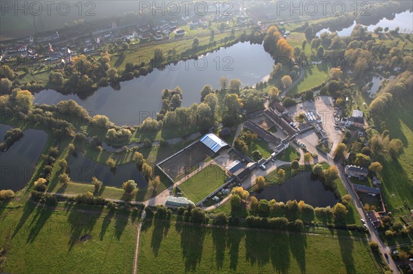 France, Haute Normandie, Seine Maritime, pays de la bresle maritime, vue aerienne, survol de la vallee de la bresle maritime, champs, agriculture, etangs, beauchamp, le lieu dieu, centre equestre,