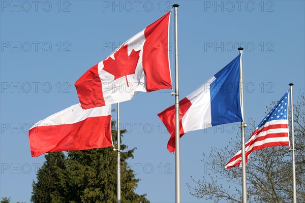 France, Basse Normandie, orne, memorial de montormel, seconde guerre mondiale, bataille de Normandie, drapeaux allies, musee,