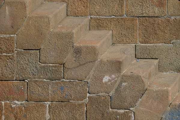 France, Basse Normandie, Manche, Cotentin, Cherbourg, detail forme de radoub, port, bassin du commerce, chantier naval, detail escalier