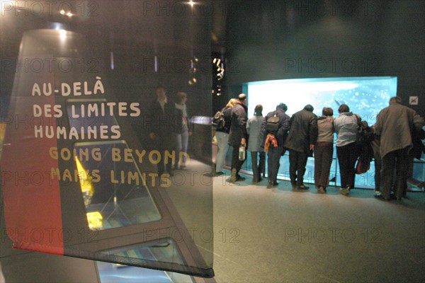 France, Basse Normandie, Manche, Cotentin, Cherbourg, Cite de la Mer
aquarium recreant la faune d'une faille tropicale