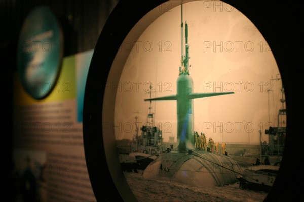 France, Basse Normandie, Manche, Cotentin, Cherbourg, Cite de la Mer
simulation de la vie dans un sous marin,