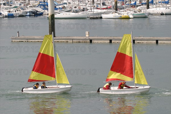 France, Basse Normandie, Manche, Cotentin, Cherbourg, port Chantereyne, optimist, ecole de voile, sport nautique,