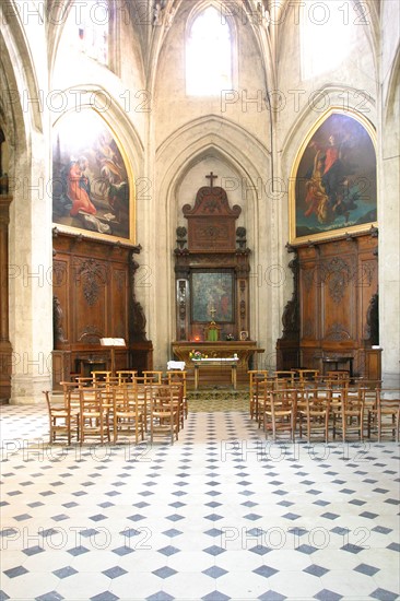 France, Basse Normandie, orne, perche, mortagne au perche, effets de lumieres sur le choeur de l'eglise notre dame,