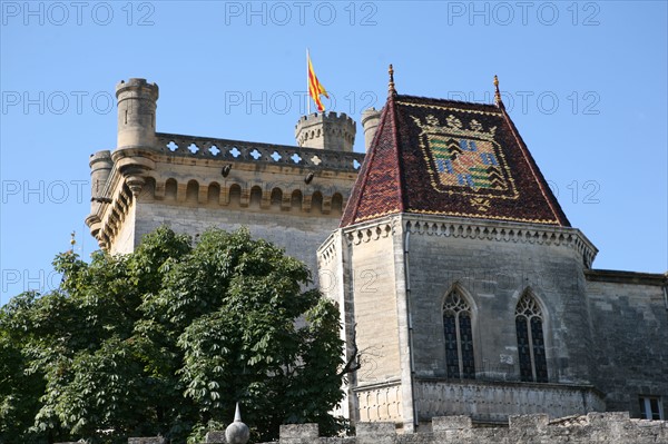 France, languedoc roussillon, gard, uzes, chateau ducal, toiture decoree,