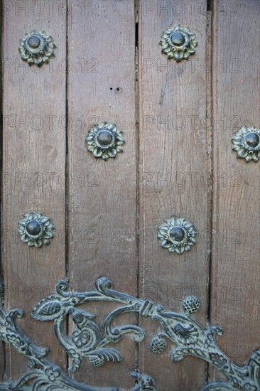 France, languedoc roussillon, gard, uzes, cathedrale Saint Theodorit, porte, ferronnerie, decor, ornements,