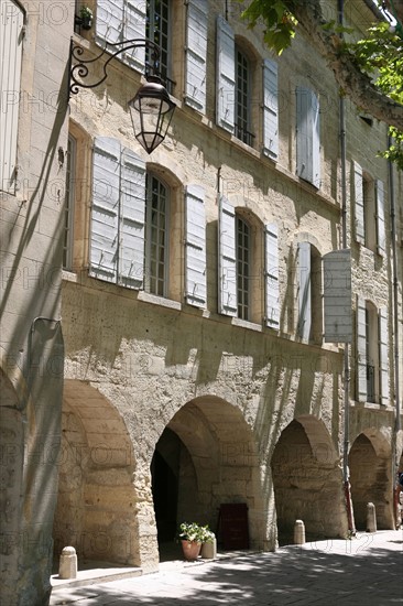 Uzès, place aux Herbes