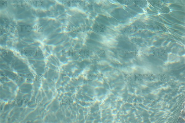 France, languedoc roussillon, gard, vacances, detail eau de piscine, villa, loisirs, famille, baignade, securite, location, sport, natation,