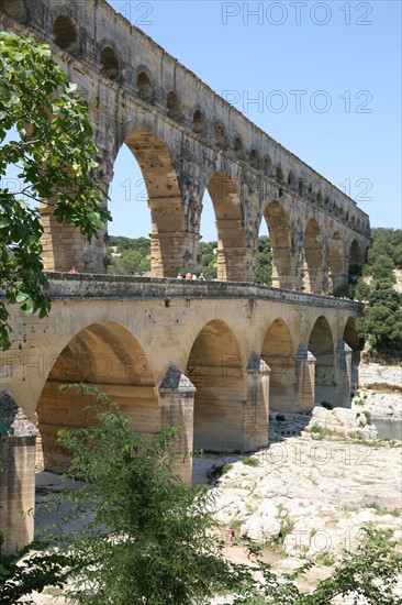 France, languedoc roussillon, gard, site du pont du gard, grand site, paysage, aqueduc romain, riviere le gardon, arches,