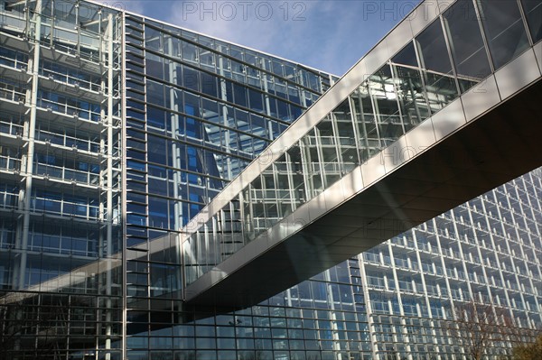 France, alsace, bas rhin, strasbourg, croisiere fluviale sur l'Ill pendant la periode des marches de noel, parlement europeen, institution, union europeenne,