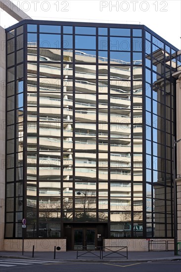 France, paris 14e, montparnasse, refelts dans un immeuble vitre, rue vercingetorix, place de catalogne, boffil, architecture, vitres,