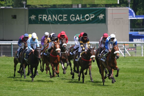 France, ile de france, paris 16e, hippodrome d'auteuil, course d'obstacles, gras savoye grand steeple-chase de paris 2004, jockey, cheval, prix, pur sang, cheval, hippisme, turf, france galop,