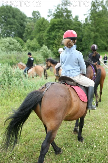 France, picardie, somme, beauchamp, frontiere avec la Normandie, pays de la bresle maritime, centre equestre du lieu dieu, sport equestre, equitation, loisirs, cheval, cavalier,