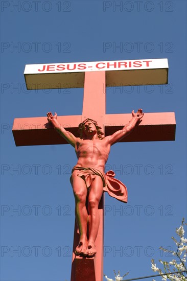 France, pays de loire, mayenne, pontmain, basilique, lieu de pelerinage, edifice religieux, vierge, apparition, miracle, religion, crucifix, calvaire, jesus christ,