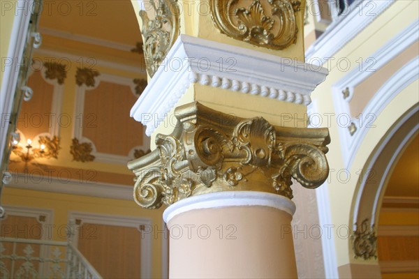 europe, Hongrie, budapest, hotel Mercure Nemzetti, 
josef korut 4, decor, escalier, chapiteau, baroque,