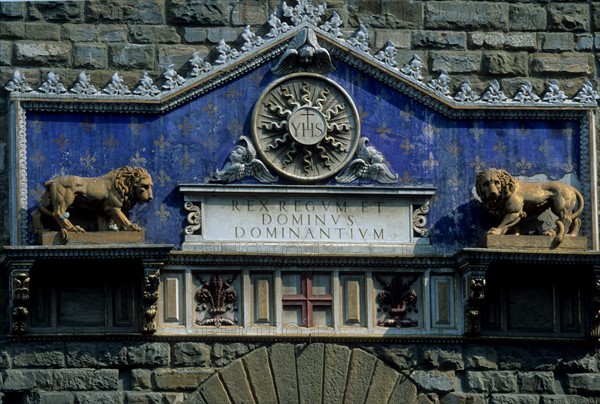 Italie, toscane, florence, firenze, renaissance italienne, palazzo vecchio, palais vieux, hotel de ville, fronton, sculpture lion, place de la seigneurie,