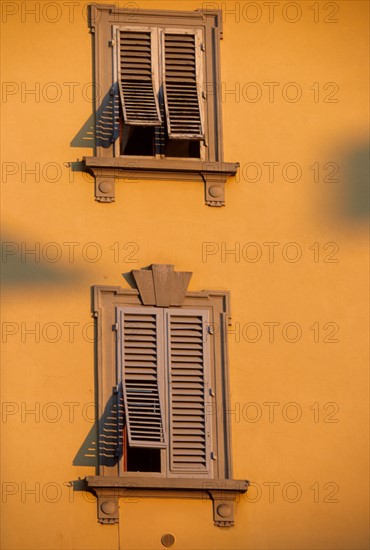 Italie, toscane, florence, firenze, renaissance italienne, habitat traditionnel, maisons, volets, jalousies, detail,