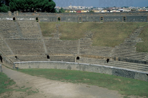 Italie, sud, golfe de naples, pompei, site historique, archeologie, antiquite, vesuve, volcan, amphitheatre,