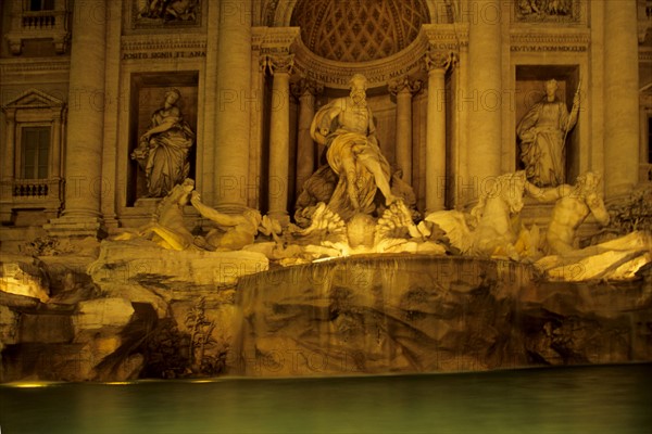 Italie, rome, fontaine de trevi, sculpture, statue, voeu, touristes, dolce vita, nuit,