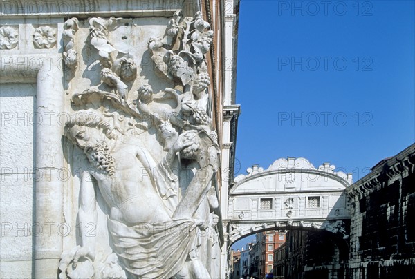 Italie, venise, pont des soupirs, sculpture, bas releif, palais, canal,