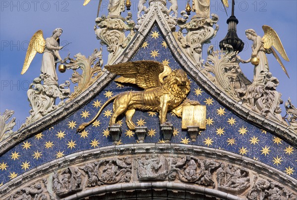 Italie, venise, place san marco, saint marc, detail decor, basilique, lion, anges,