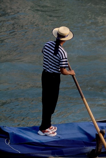 Italie, venise, canal, gondoles, tourisme, gondolier, eau, chapeau, canotier,