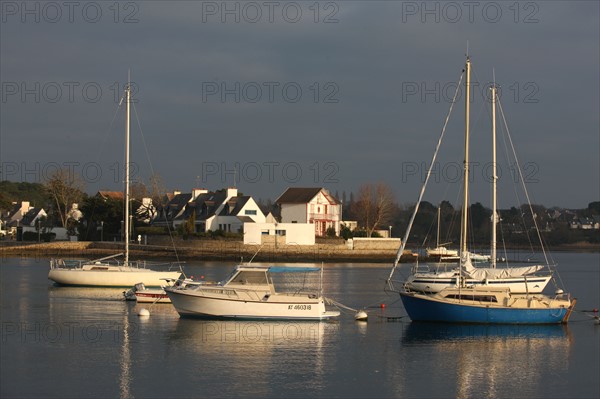 france, Bretagne, Morbihan, golfe du Morbihan, sene, port anna, bateaux, barques, voiliers, face a conleau,