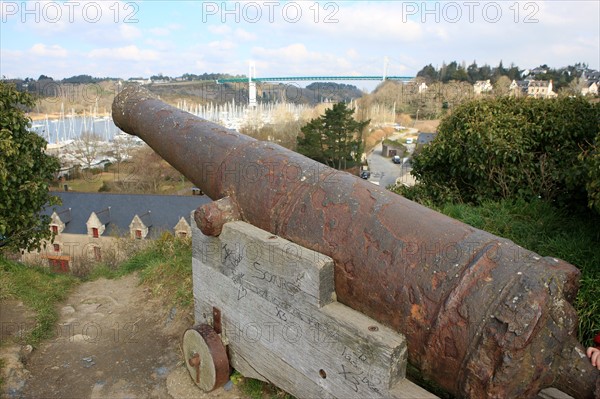 France, Bretagne, Morbihan, la roche bernard, vilaine, ville, port, promontoire, rocher, canon, la couronne, panorama, pont,