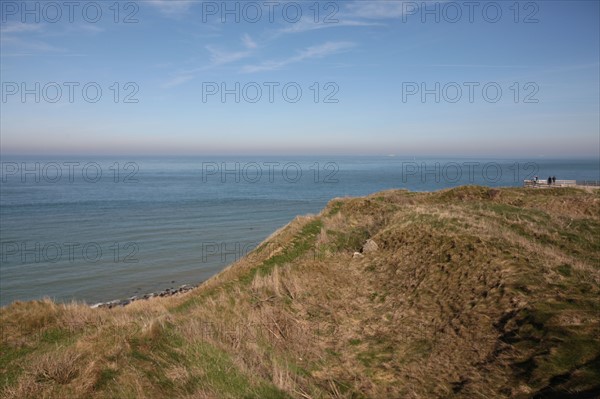 France, region nord, pas de calais, cote d'opale, cap gris nez, falaises, panorama, cross gris nez, mer du nord, signalisation GR, randonnee, sentier, panorama,