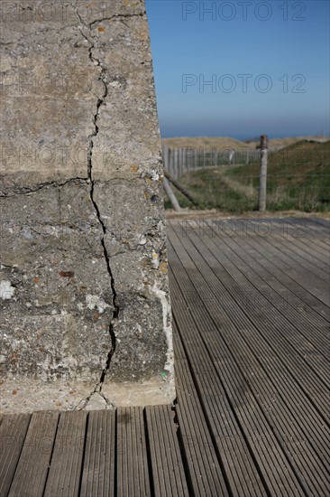 France, region nord, pas de calais, cote d'opale, cap gris nez, falaises, panorama, cross gris nez, mer du nord, blockhaus, fissure, beton, 2e guerre mondiale,