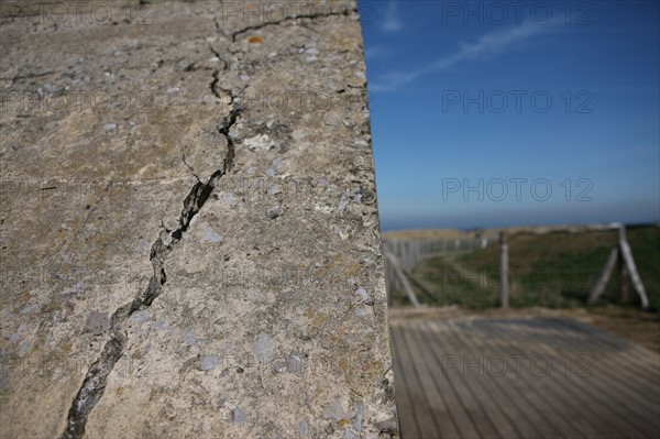 France, region nord, pas de calais, cote d'opale, cap gris nez, falaises, panorama, cross gris nez, mer du nord, blockhaus, fissure, beton, 2e guerre mondiale,