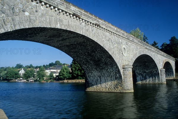 France, region pays de loire, sarthe, riviere, pont, berges,