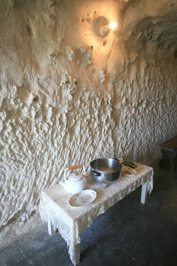 France, centre, loir et cher, troo, cite troglodyte, cave yuccas
reconstitution d'un habitat troglodyte, musee, habitat, art de vivre, tradition,