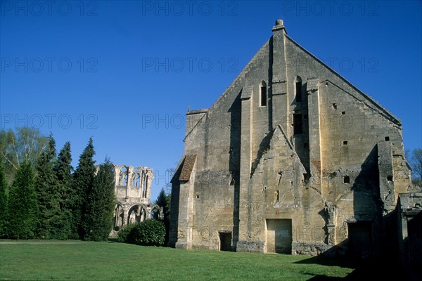 France, region picardie, oise, ourscamps, abbaye, ruines, vestiges, art gothique, pierre, monument historique,