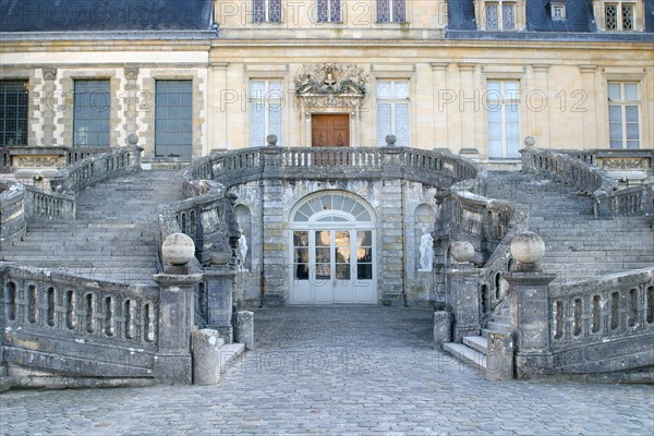 France, region ile de france, seine et marne, fontainebleau, chateau, facade, cour, paves, escalier, Napoleon,