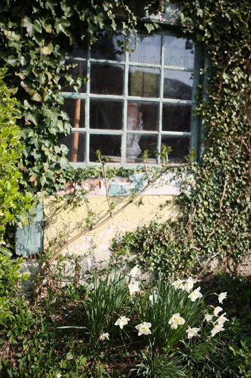 France, Haute Normandie, eure, vallee de la seine, giverny, ancien hotel baudy, restaurant, auberge, claude monet, jardin, fleurs, impressionnistes, peinture, atelier reconstitue,